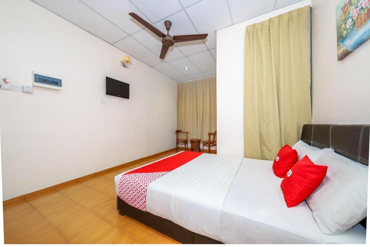 Oyo 89763 Bluewater Hotel Mersing Bagian luar foto