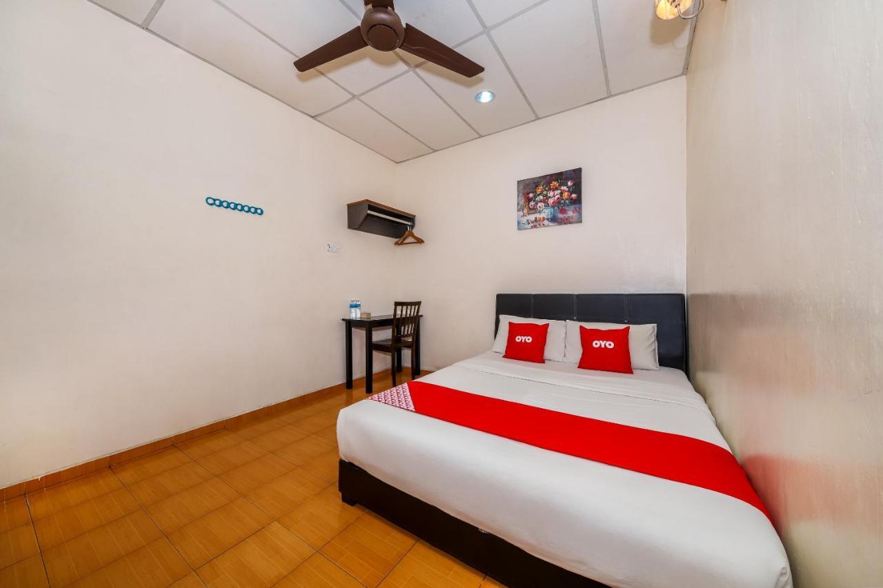Oyo 89763 Bluewater Hotel Mersing Bagian luar foto