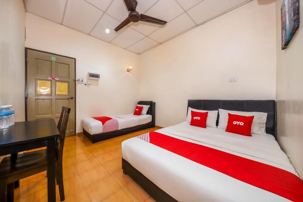 Oyo 89763 Bluewater Hotel Mersing Bagian luar foto