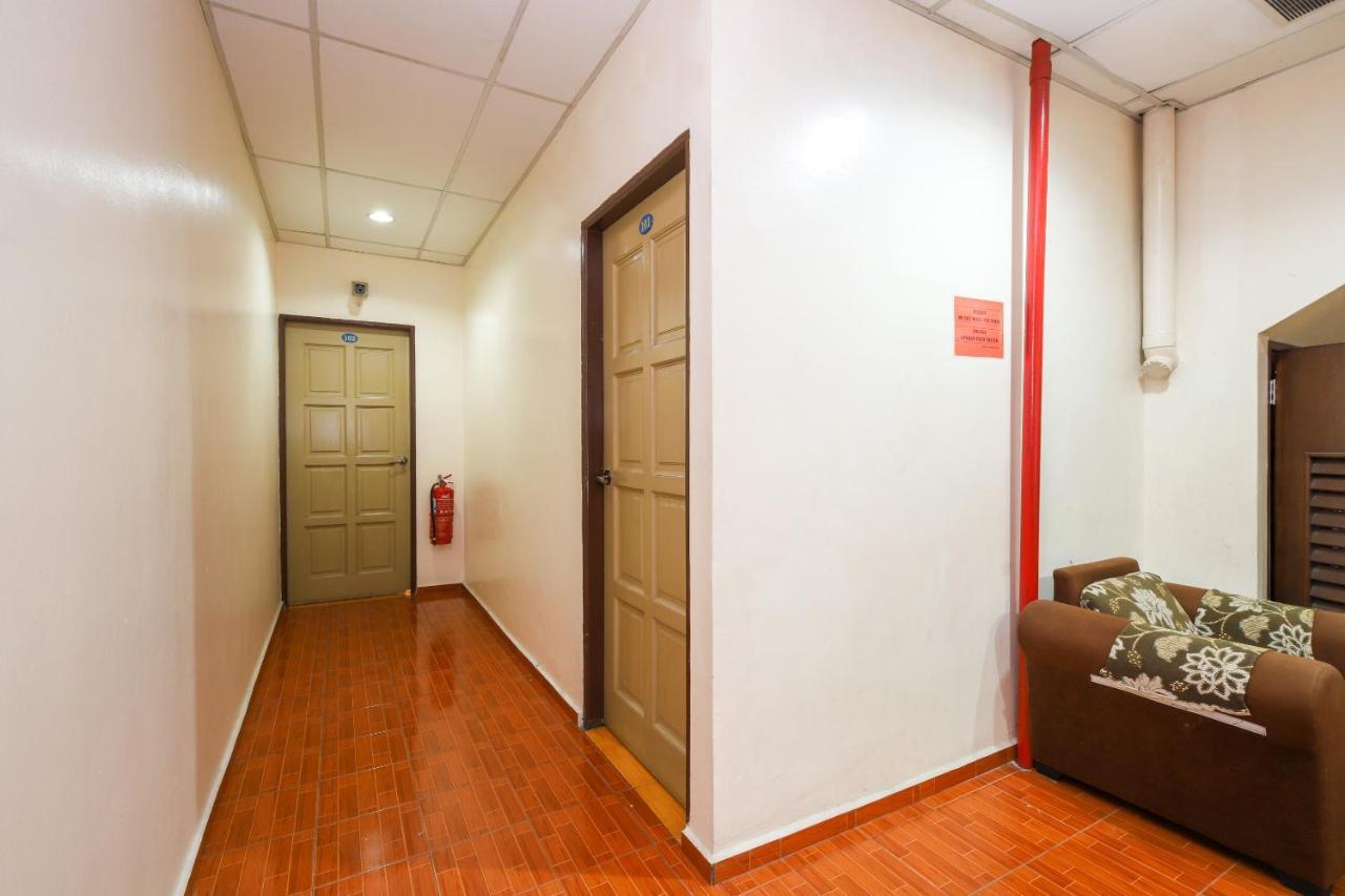 Oyo 89763 Bluewater Hotel Mersing Bagian luar foto