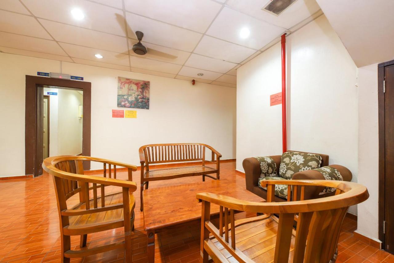 Oyo 89763 Bluewater Hotel Mersing Bagian luar foto