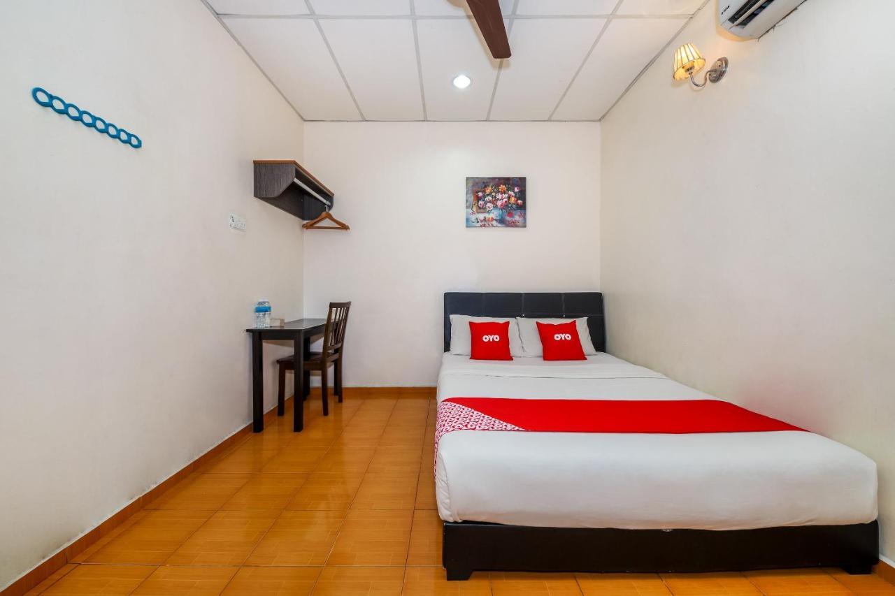 Oyo 89763 Bluewater Hotel Mersing Bagian luar foto