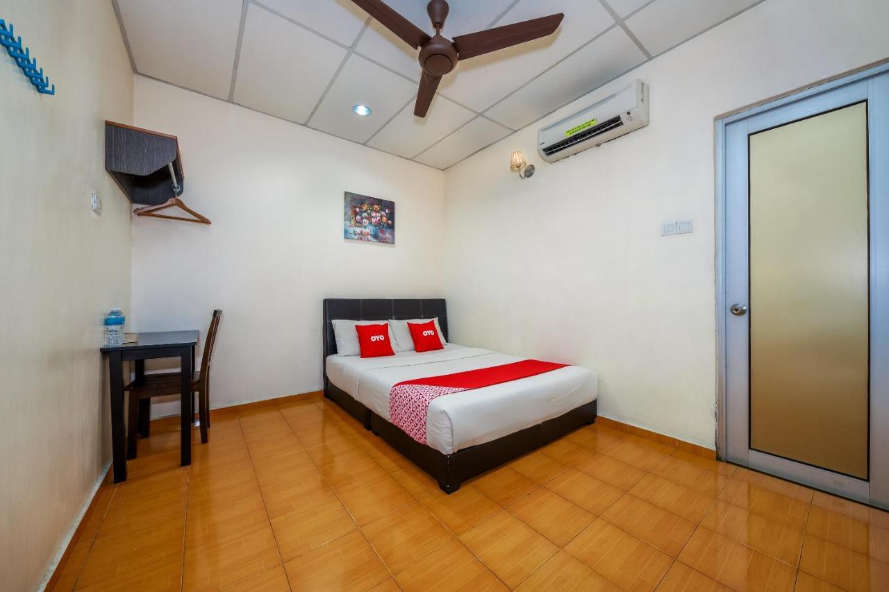 Oyo 89763 Bluewater Hotel Mersing Bagian luar foto