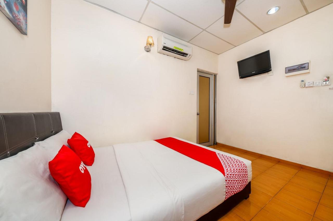 Oyo 89763 Bluewater Hotel Mersing Bagian luar foto