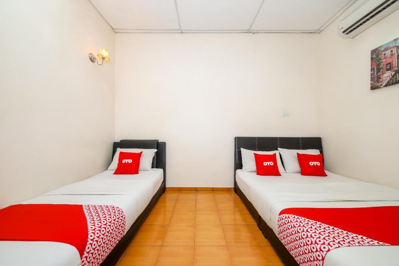Oyo 89763 Bluewater Hotel Mersing Bagian luar foto
