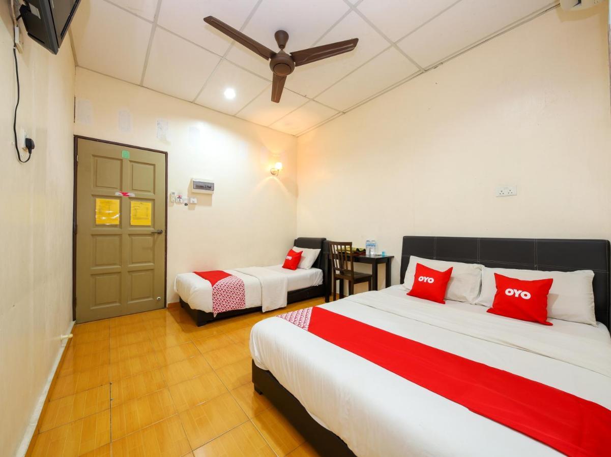Oyo 89763 Bluewater Hotel Mersing Bagian luar foto