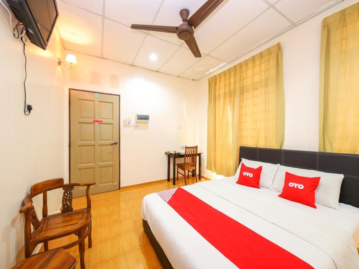 Oyo 89763 Bluewater Hotel Mersing Bagian luar foto