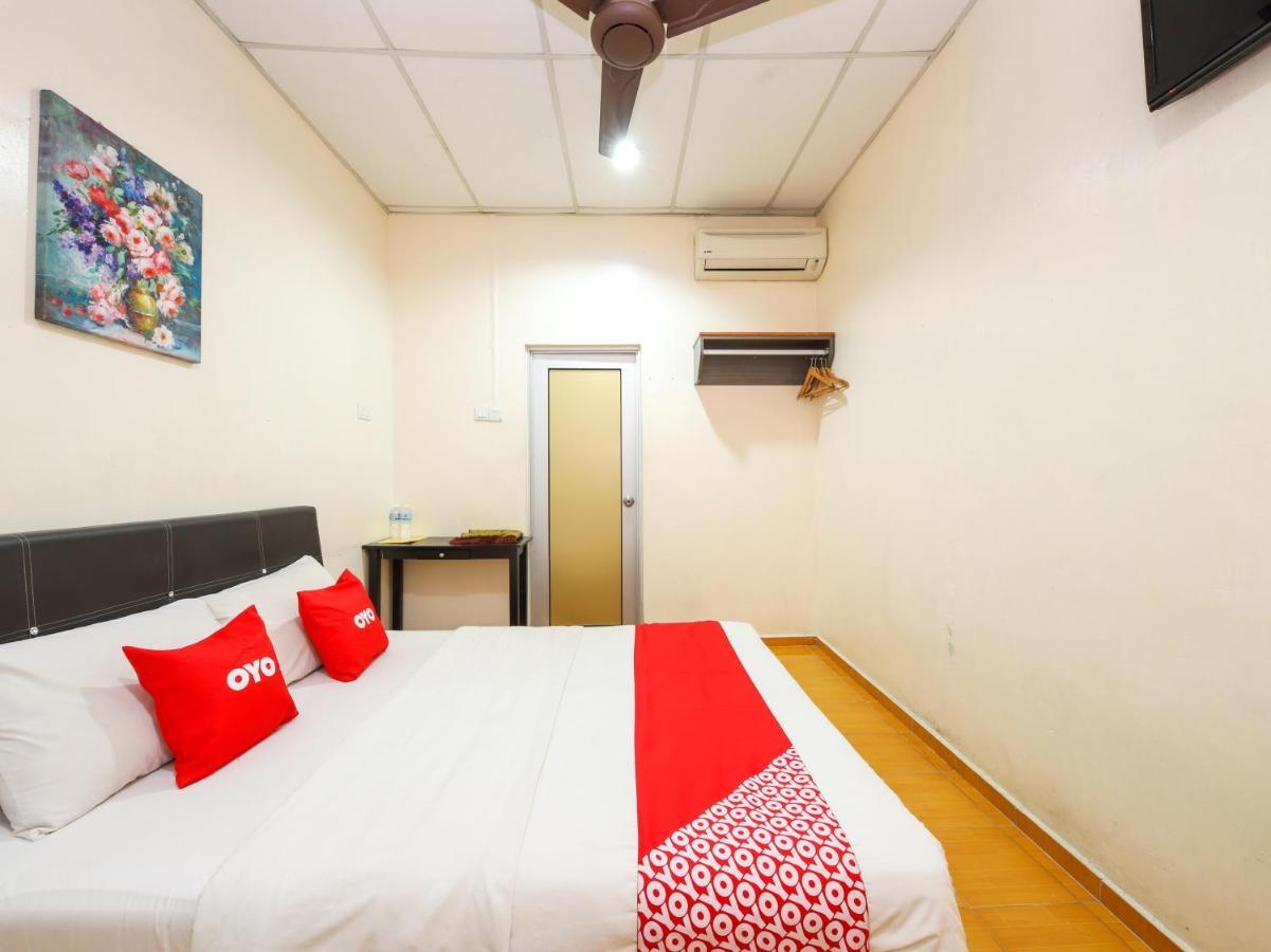 Oyo 89763 Bluewater Hotel Mersing Bagian luar foto