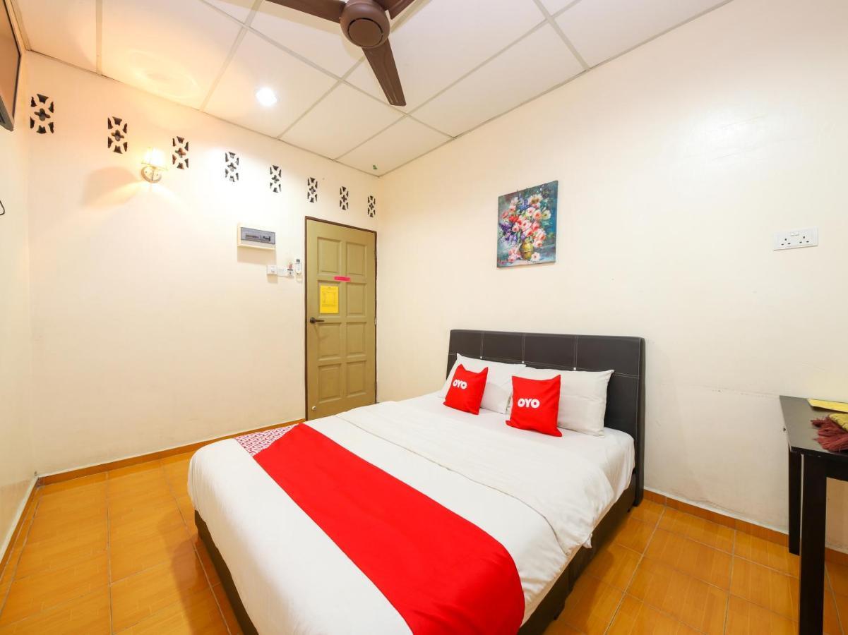 Oyo 89763 Bluewater Hotel Mersing Bagian luar foto