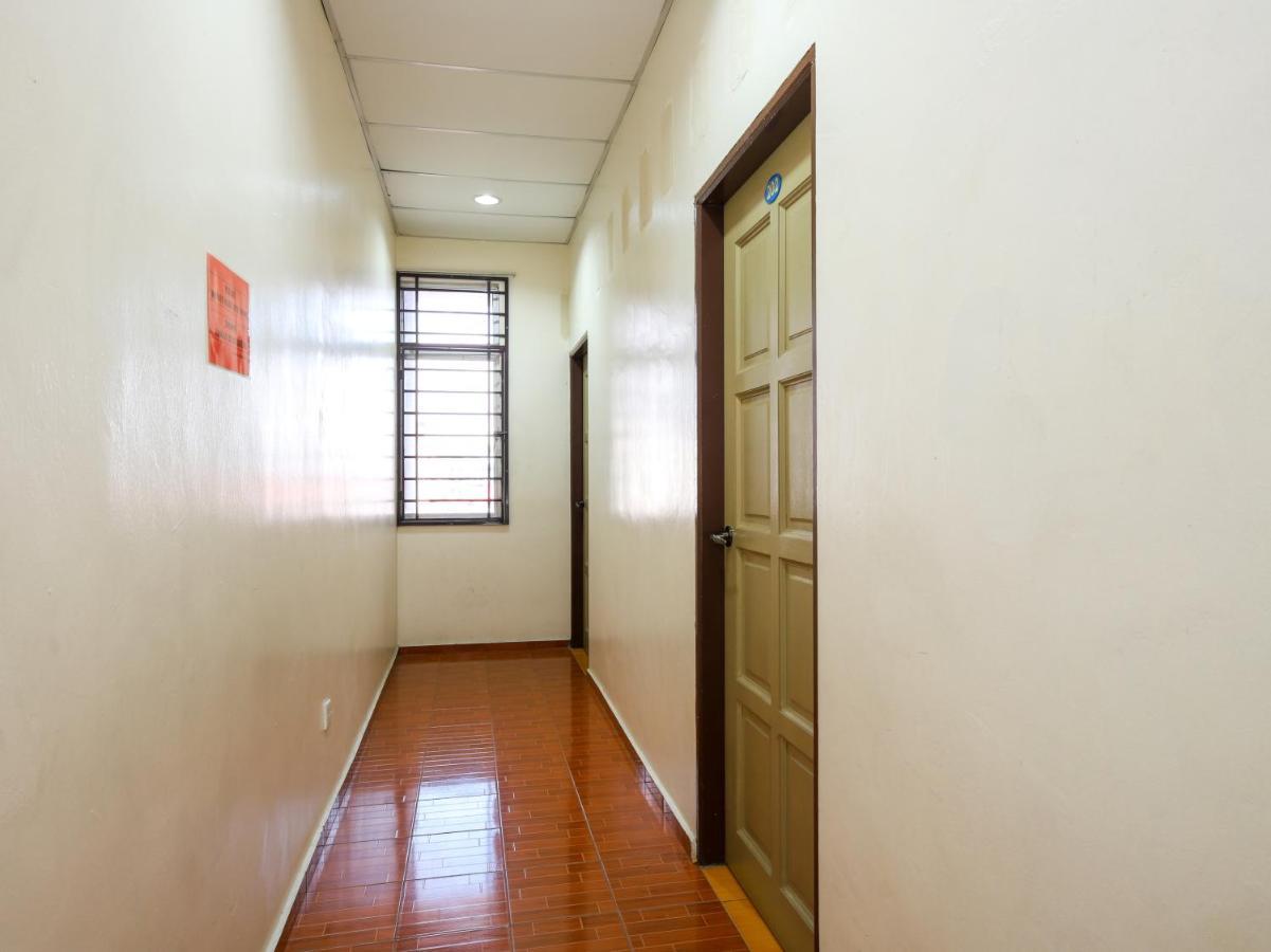 Oyo 89763 Bluewater Hotel Mersing Bagian luar foto