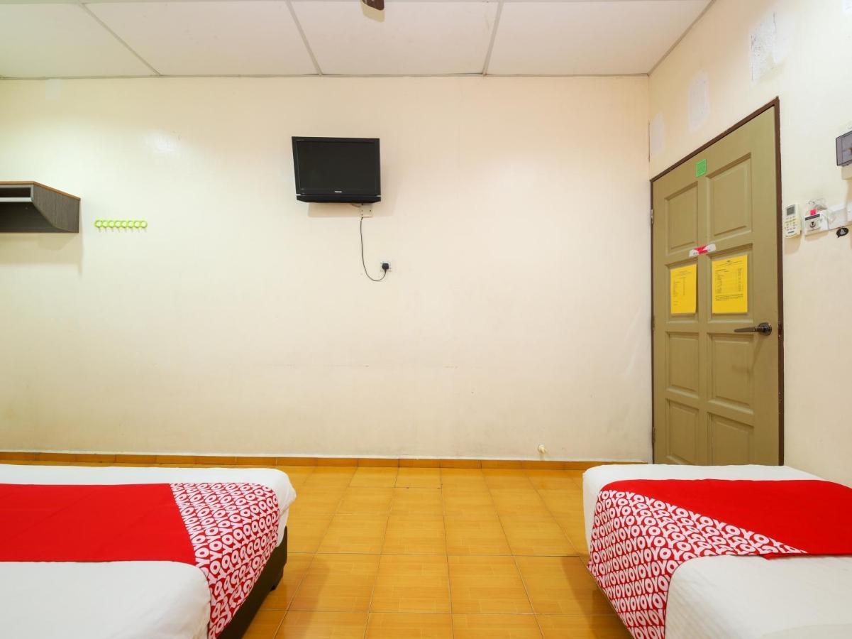 Oyo 89763 Bluewater Hotel Mersing Bagian luar foto
